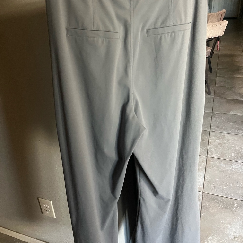 HALARA Wide-Leg High-Waist Pants in Gray - Picture 6 of 6